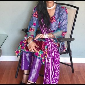 Pakistani shalwar kameez dress